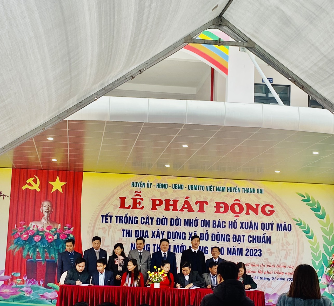 Mùa xuân là tết trồng cây